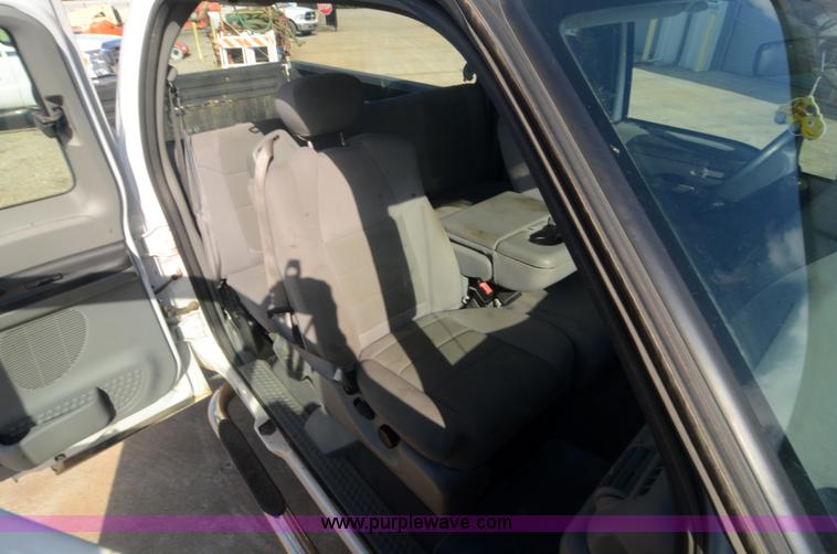 image for item H5000 2006 Ford F250 Super Duty XLT pickup truck