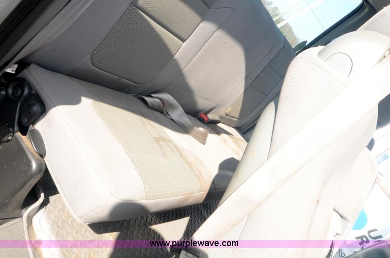 image for item H5000 2006 Ford F250 Super Duty XLT pickup truck