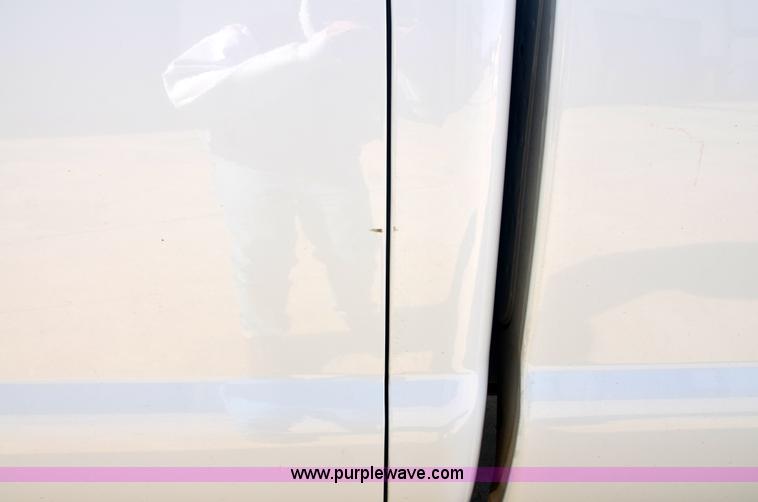 image for item H5000 2006 Ford F250 Super Duty XLT pickup truck