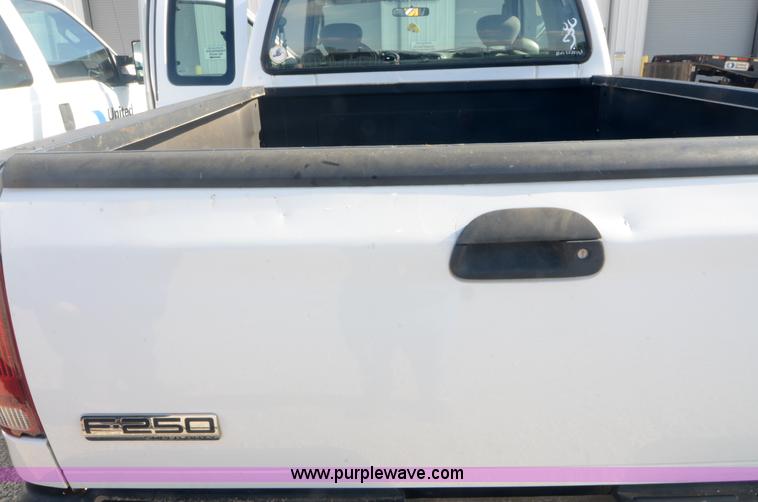 image for item H5000 2006 Ford F250 Super Duty XLT pickup truck