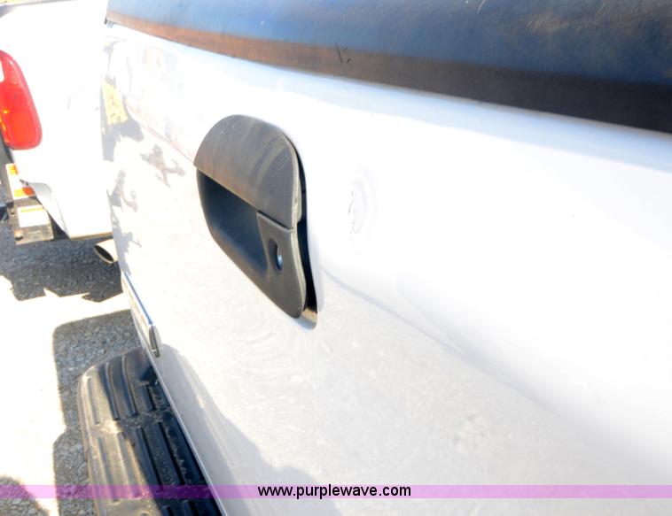 image for item H5000 2006 Ford F250 Super Duty XLT pickup truck