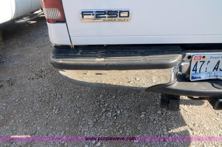 image for item H5000 2006 Ford F250 Super Duty XLT pickup truck