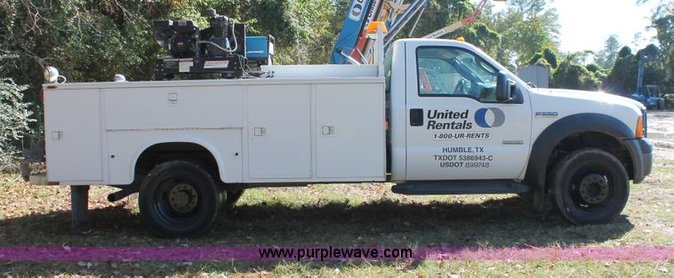 image for item H8390 2007 Ford F550 Super Duty XL service truck