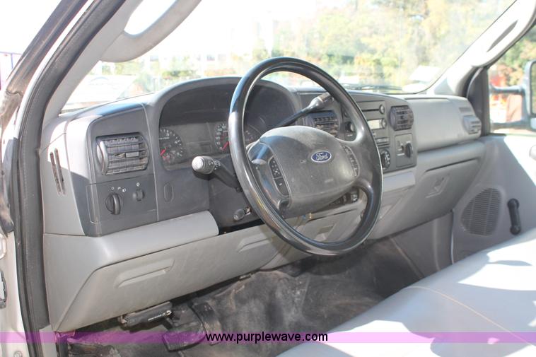 image for item H8390 2007 Ford F550 Super Duty XL service truck