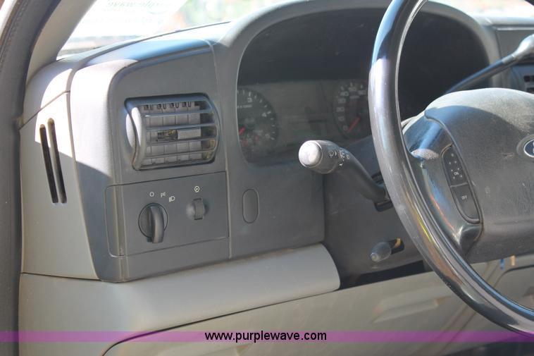 image for item H8390 2007 Ford F550 Super Duty XL service truck