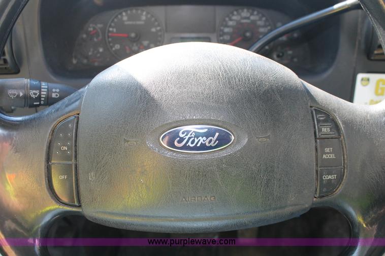 image for item H8390 2007 Ford F550 Super Duty XL service truck