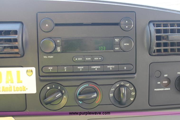 image for item H8390 2007 Ford F550 Super Duty XL service truck