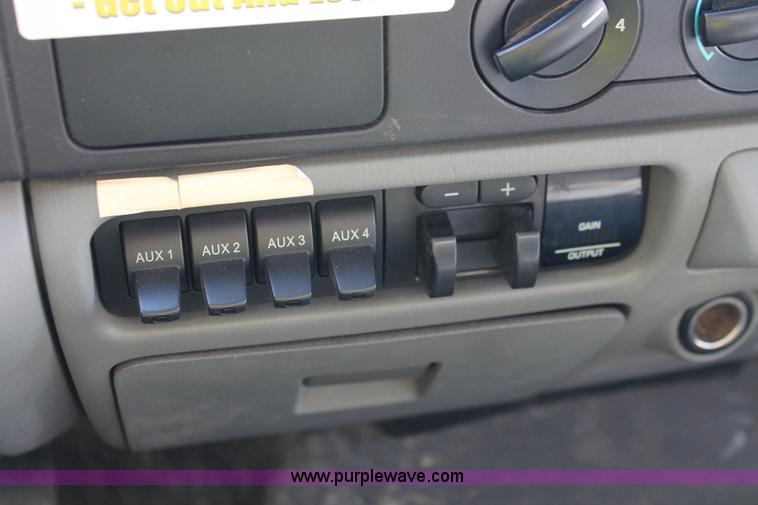 image for item H8390 2007 Ford F550 Super Duty XL service truck