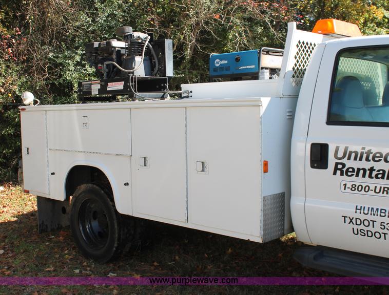 image for item H8390 2007 Ford F550 Super Duty XL service truck