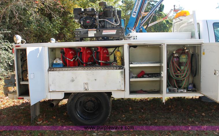 image for item H8390 2007 Ford F550 Super Duty XL service truck