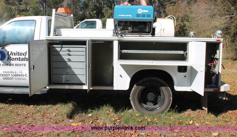 image for item H8390 2007 Ford F550 Super Duty XL service truck
