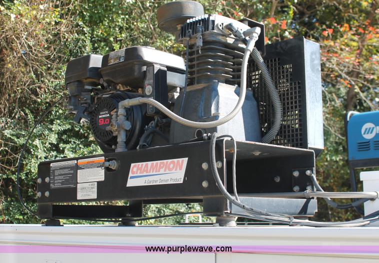 image for item H8390 2007 Ford F550 Super Duty XL service truck