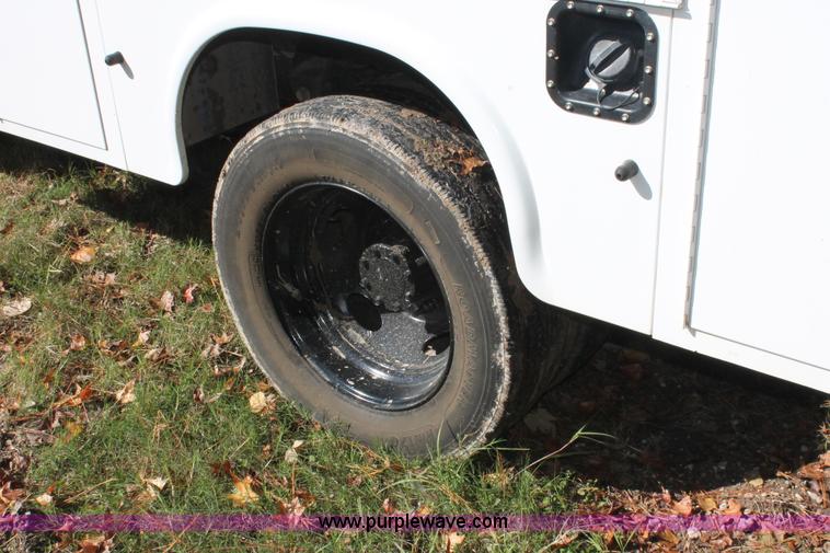 image for item H8390 2007 Ford F550 Super Duty XL service truck