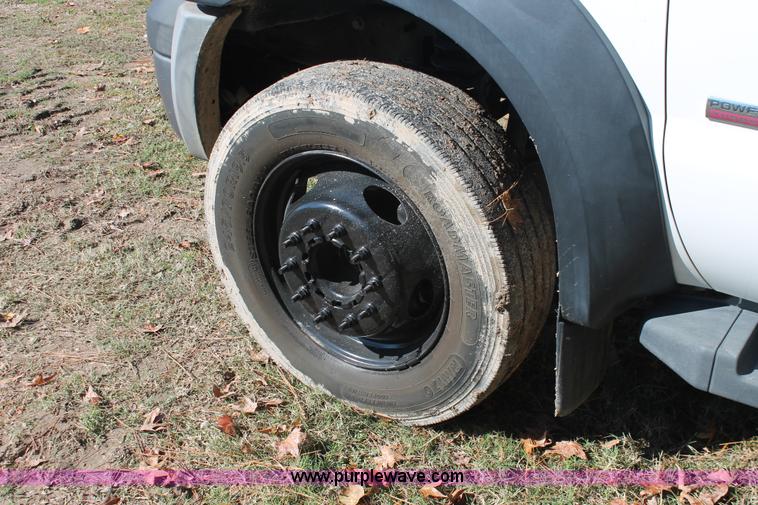 image for item H8390 2007 Ford F550 Super Duty XL service truck