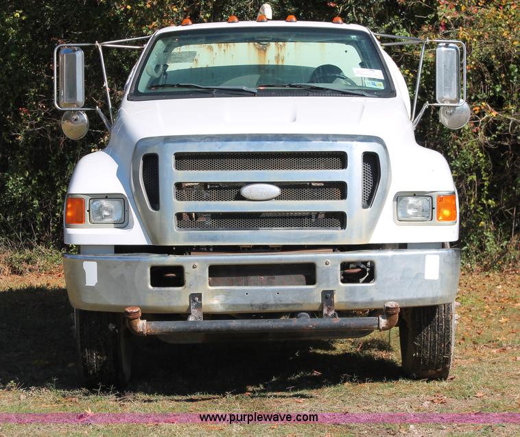 image for item H8391 2007 Ford F750 Super Duty XL water truck