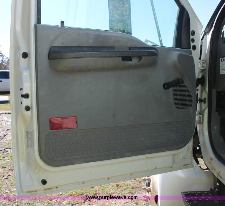 image for item H8391 2007 Ford F750 Super Duty XL water truck