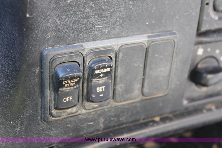 image for item H8391 2007 Ford F750 Super Duty XL water truck