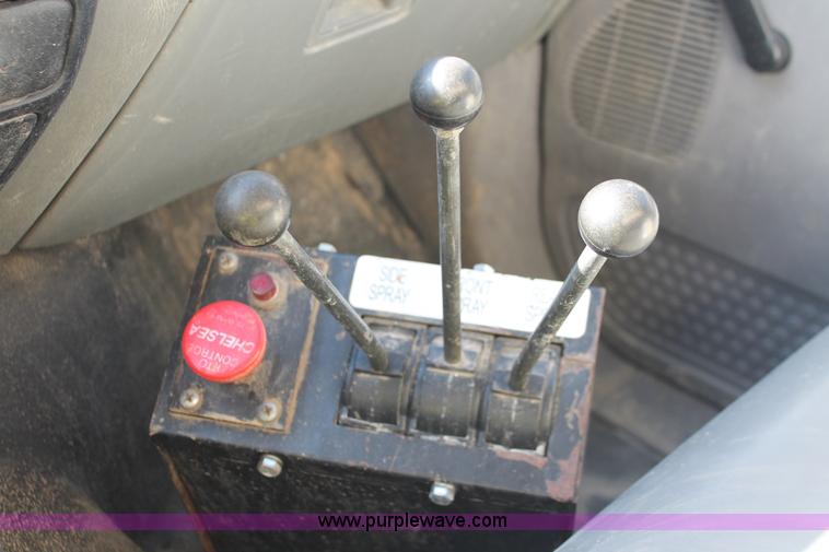 image for item H8391 2007 Ford F750 Super Duty XL water truck