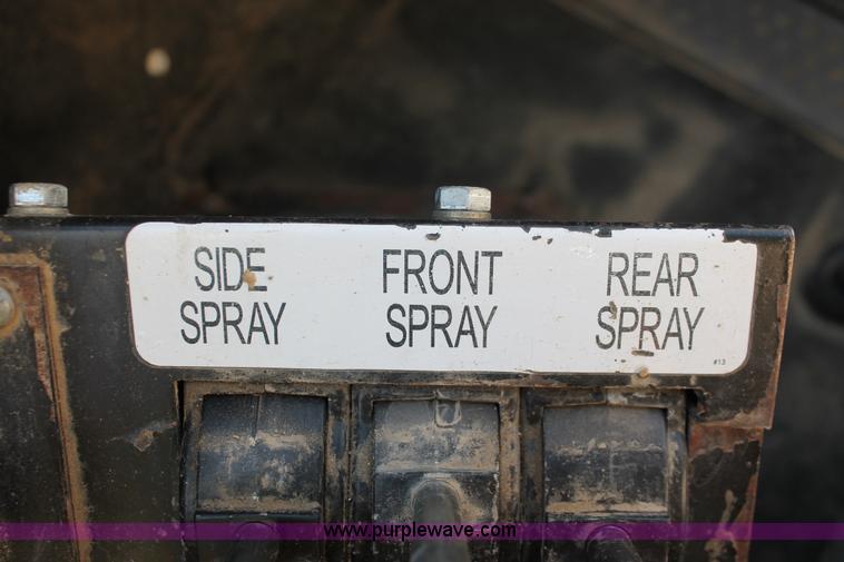 image for item H8391 2007 Ford F750 Super Duty XL water truck