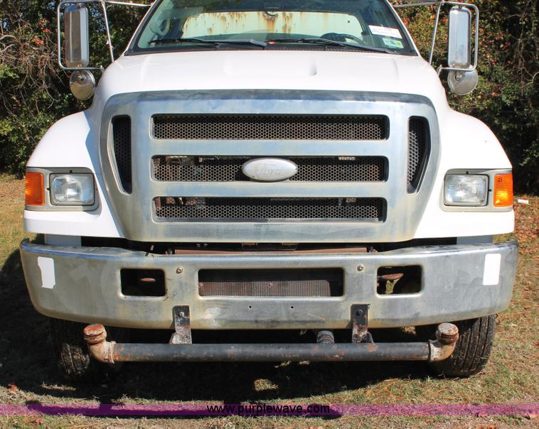 image for item H8391 2007 Ford F750 Super Duty XL water truck