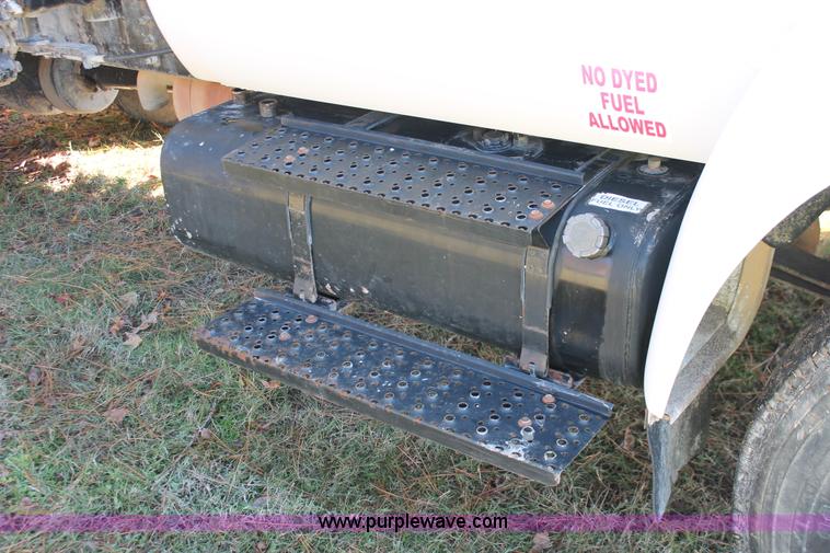 image for item H8391 2007 Ford F750 Super Duty XL water truck