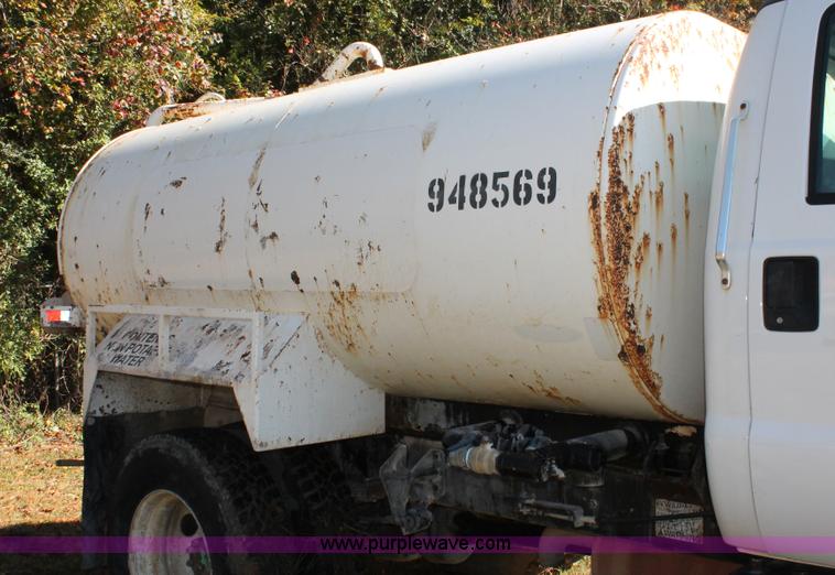 image for item H8391 2007 Ford F750 Super Duty XL water truck