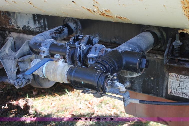 image for item H8391 2007 Ford F750 Super Duty XL water truck