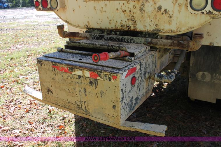 image for item H8391 2007 Ford F750 Super Duty XL water truck