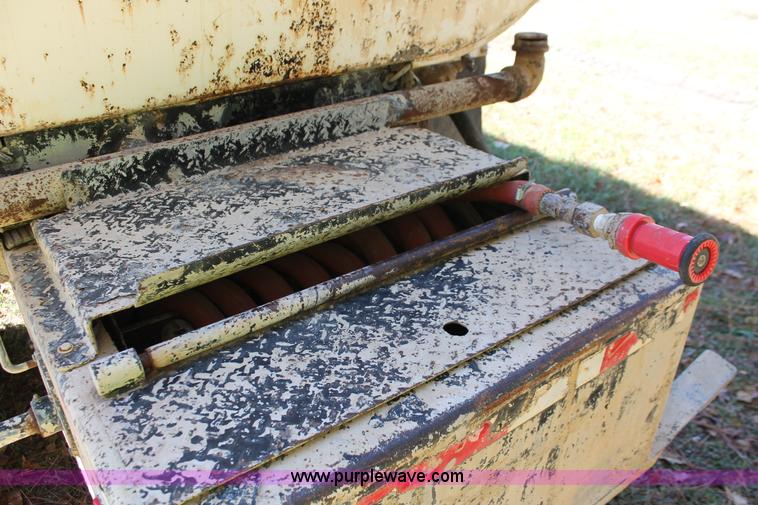 image for item H8391 2007 Ford F750 Super Duty XL water truck