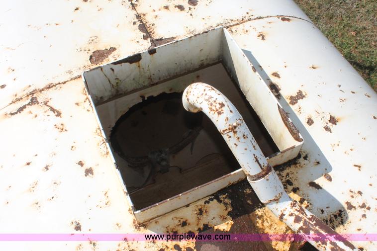 image for item H8391 2007 Ford F750 Super Duty XL water truck