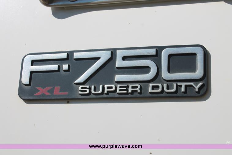 image for item H8391 2007 Ford F750 Super Duty XL water truck