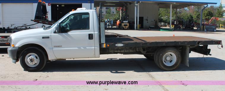 image for item H8392 2003 Ford F350 Super Duty XL stake truck