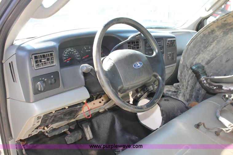 image for item H8392 2003 Ford F350 Super Duty XL stake truck