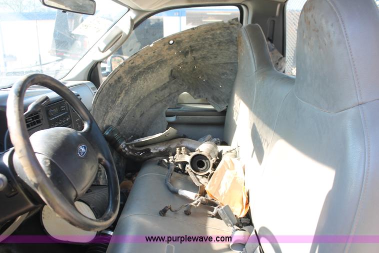 image for item H8392 2003 Ford F350 Super Duty XL stake truck