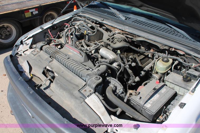 image for item H8392 2003 Ford F350 Super Duty XL stake truck