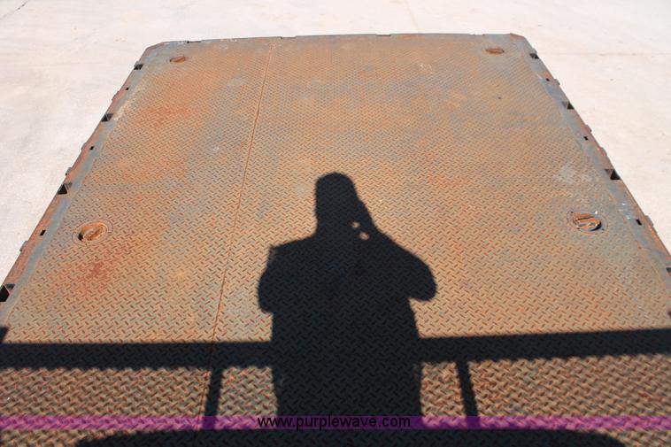 image for item H8392 2003 Ford F350 Super Duty XL stake truck