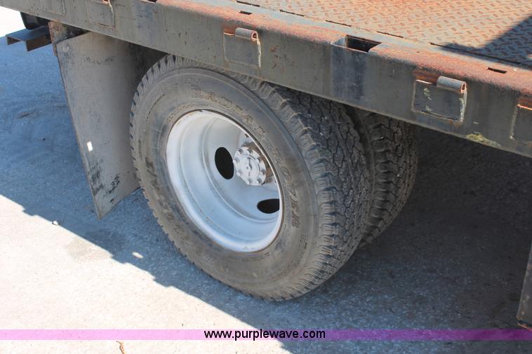 image for item H8392 2003 Ford F350 Super Duty XL stake truck