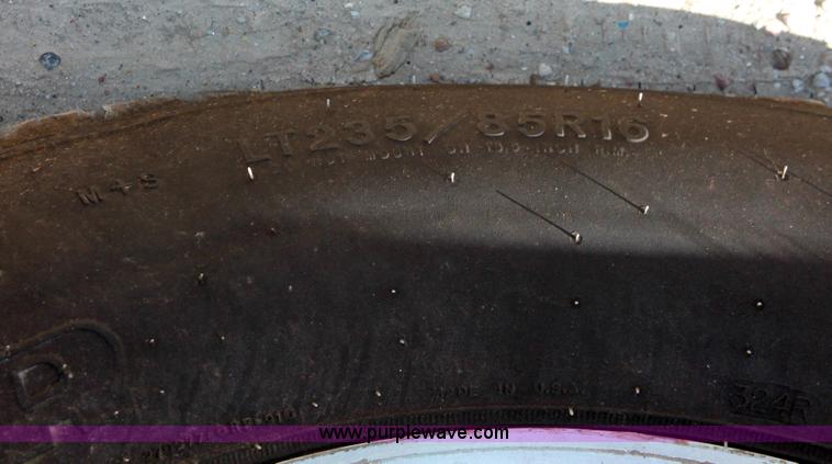 image for item H8392 2003 Ford F350 Super Duty XL stake truck