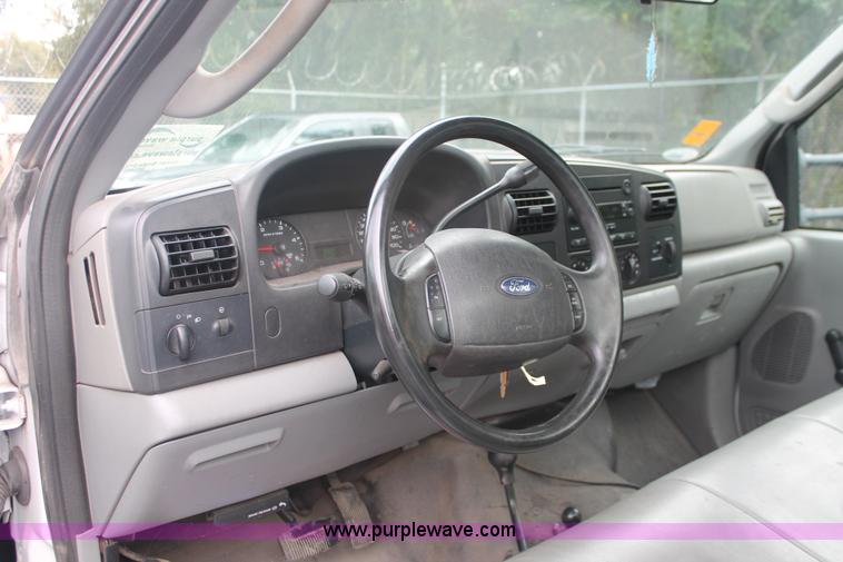 image for item H8398 2006 Ford F550 Super Duty XL service truck