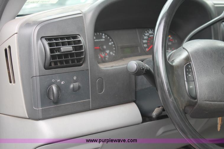image for item H8398 2006 Ford F550 Super Duty XL service truck