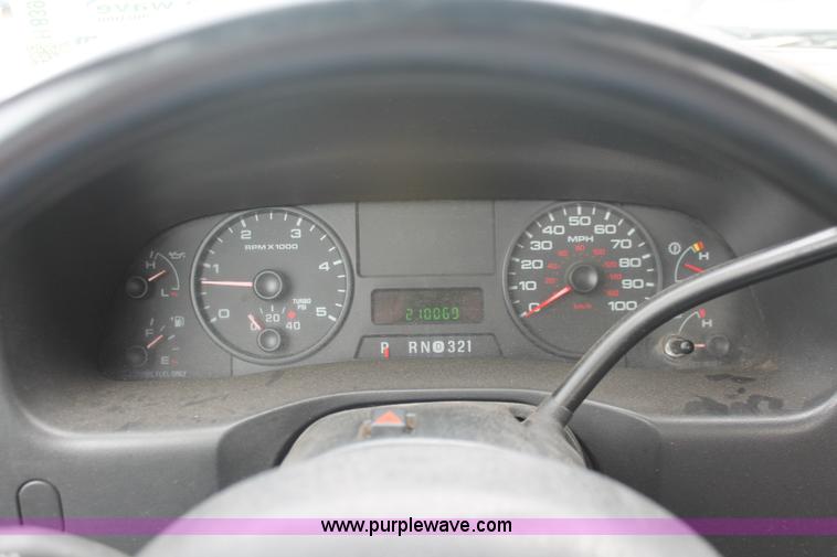 image for item H8398 2006 Ford F550 Super Duty XL service truck