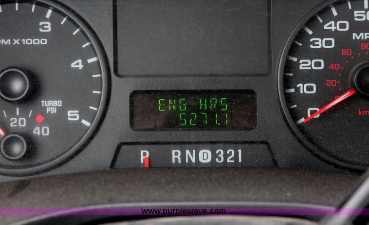 image for item H8398 2006 Ford F550 Super Duty XL service truck