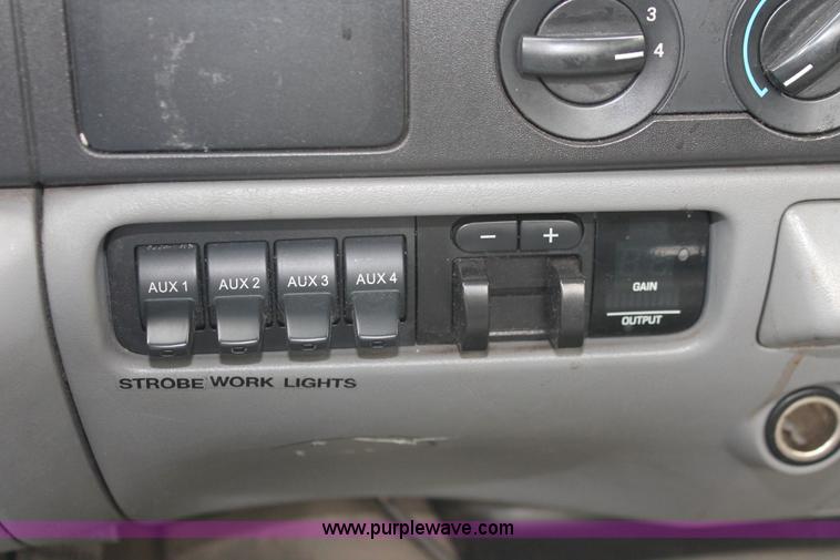 image for item H8398 2006 Ford F550 Super Duty XL service truck