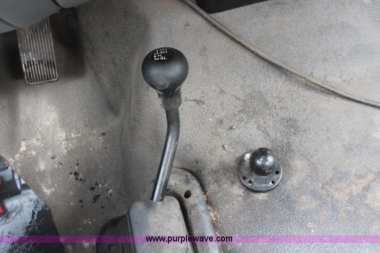 image for item H8398 2006 Ford F550 Super Duty XL service truck