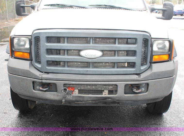 image for item H8398 2006 Ford F550 Super Duty XL service truck
