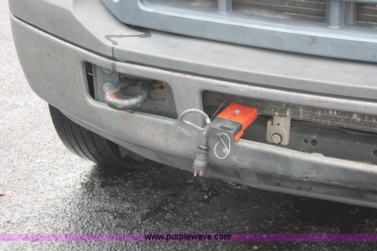 image for item H8398 2006 Ford F550 Super Duty XL service truck