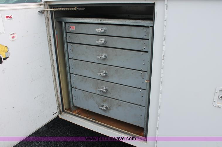 image for item H8398 2006 Ford F550 Super Duty XL service truck