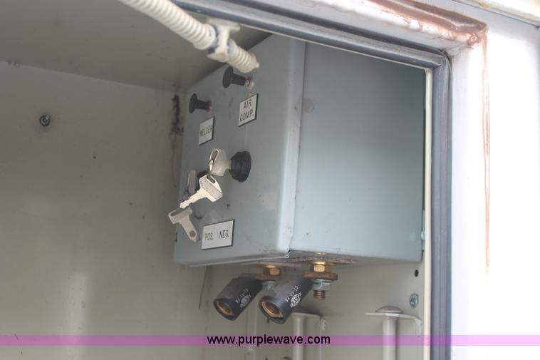 image for item H8398 2006 Ford F550 Super Duty XL service truck