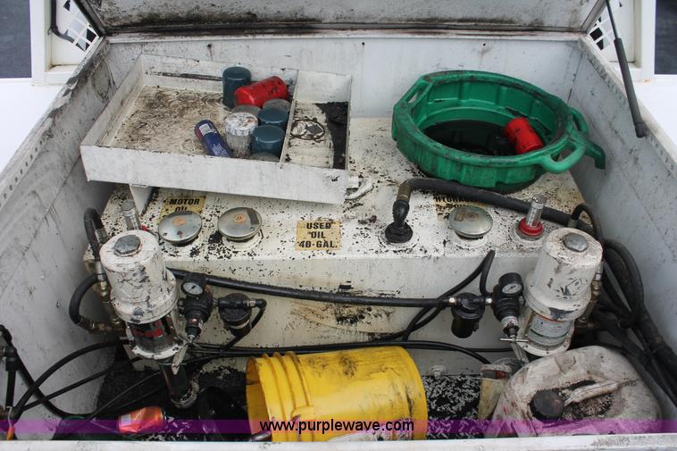 image for item H8398 2006 Ford F550 Super Duty XL service truck