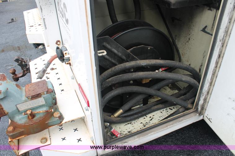 image for item H8398 2006 Ford F550 Super Duty XL service truck